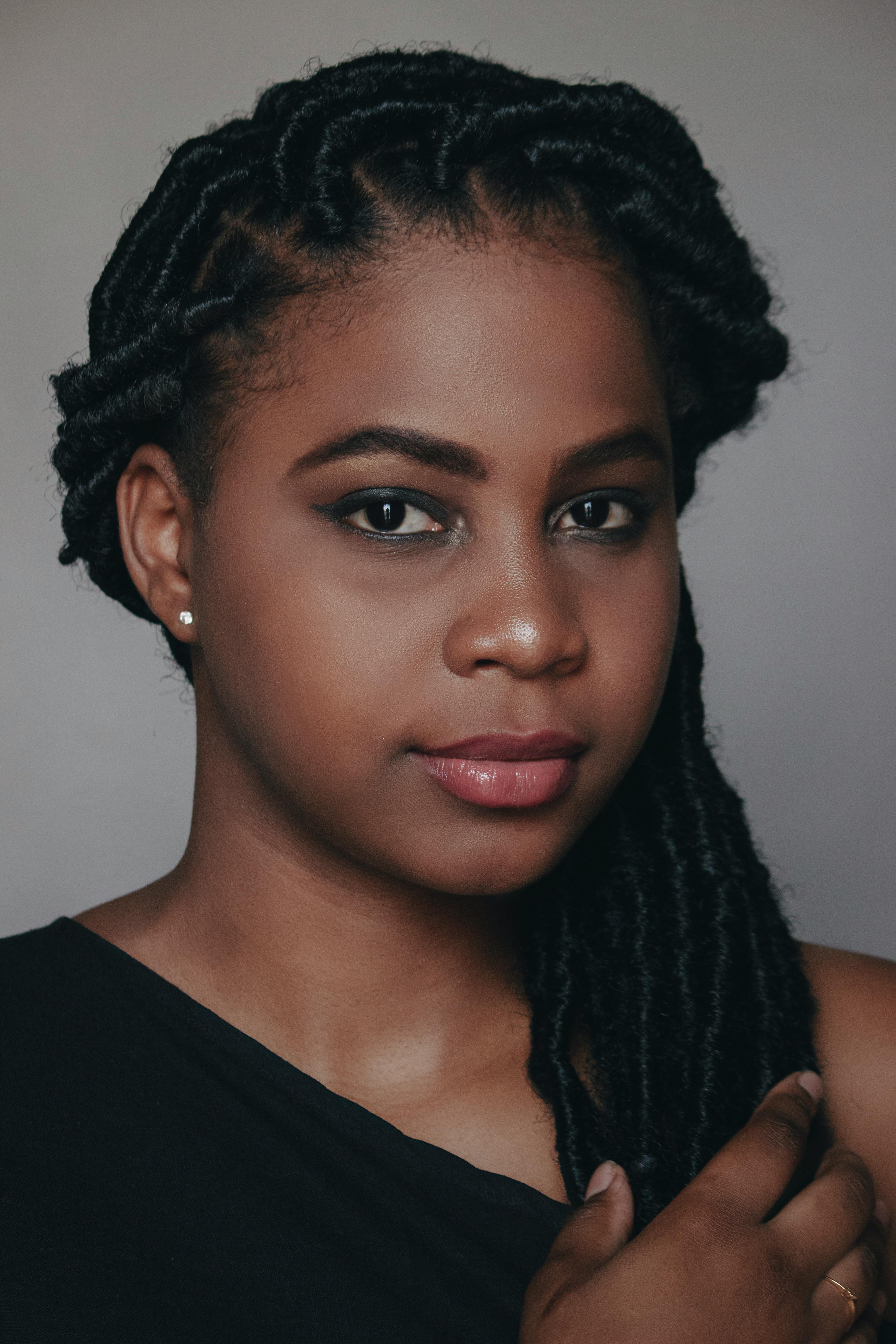 爱爱网视频封面：轻松讨论氛围